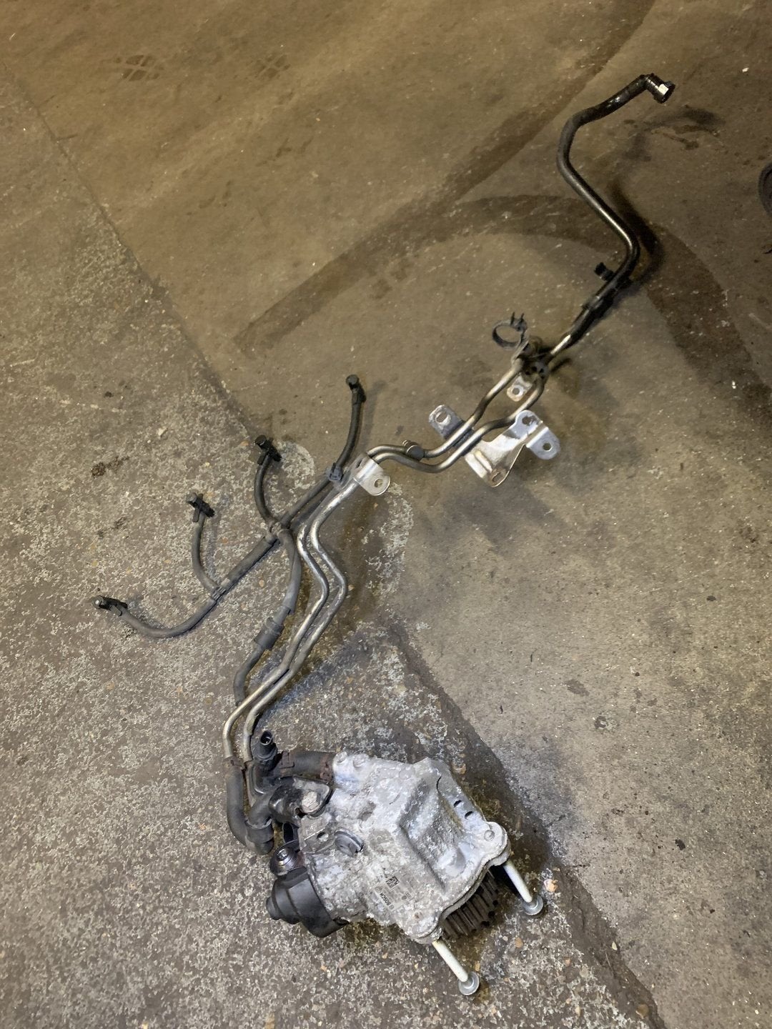 Volkswagen T5 GP 2.0 brandstofpomp BOSCH 03L 130 755 J, Gebruikt, -, Volkswagen, -
