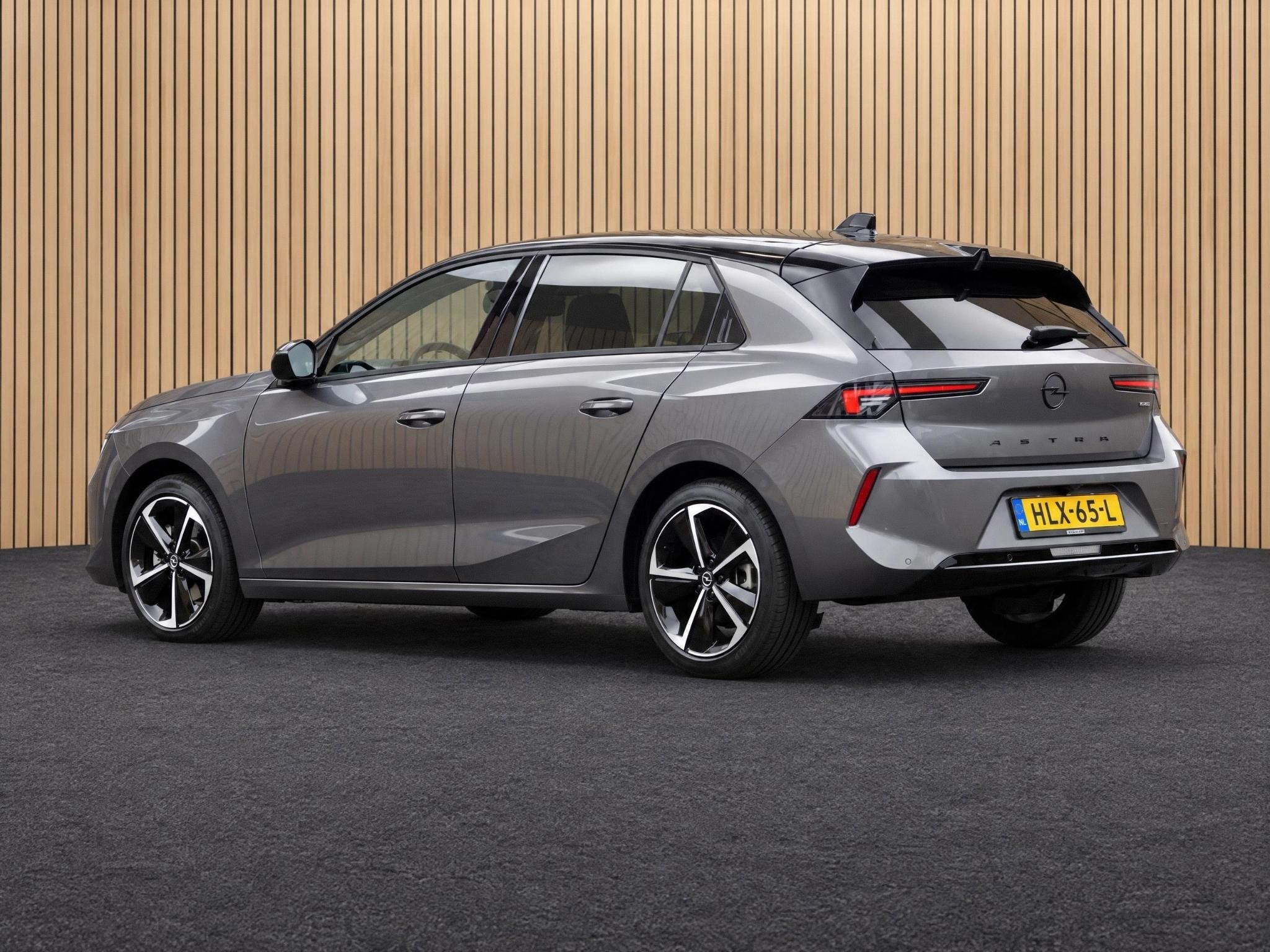 Opel Astra 1.2 Turbo Hybrid GS Automaat | Navi / Camera / Cl, Auto's, Gebruikt, Euro 6, 1199 cc, Origineel Nederlands