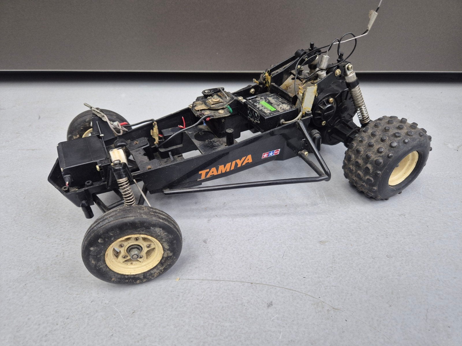 vintage tamiya The Hornet 1/10 2WD offroad rc buggy 1984, Ophalen of Verzenden, Gebruikt, Auto offroad
