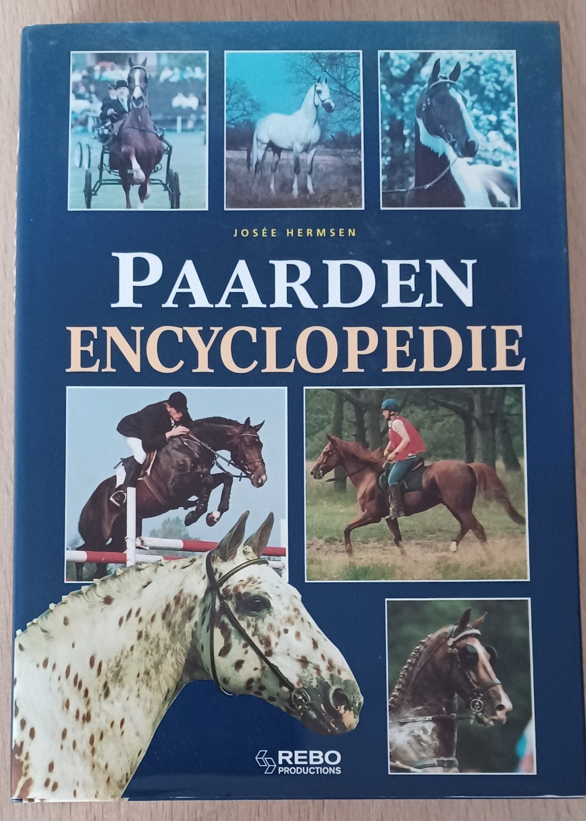 Paarden Encyclopedie, Boeken, Ophalen of Verzenden, Zo goed als nieuw