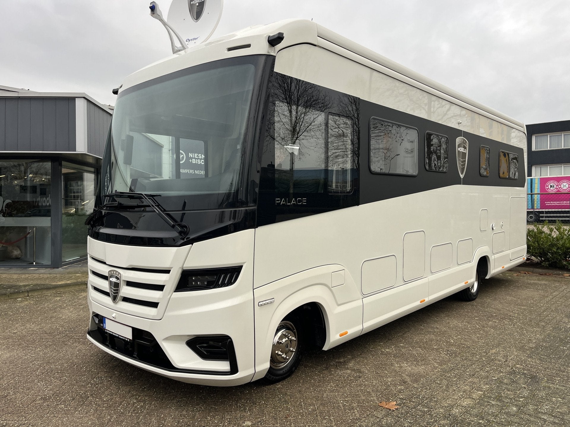 Morelo PALACE 90M November 2026 Queensbed Camera spiegels, Caravans en Kamperen, 9 tot 10 meter, Diesel, Mark@niesmannbischoff.nl