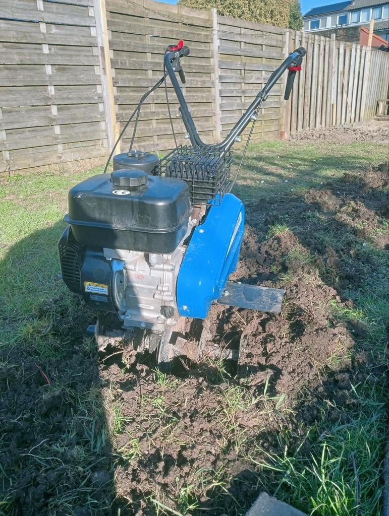 Verticuteermachine / ploeg machine nette staat werkt goed, Ophalen, Zo goed als nieuw, Elektrisch