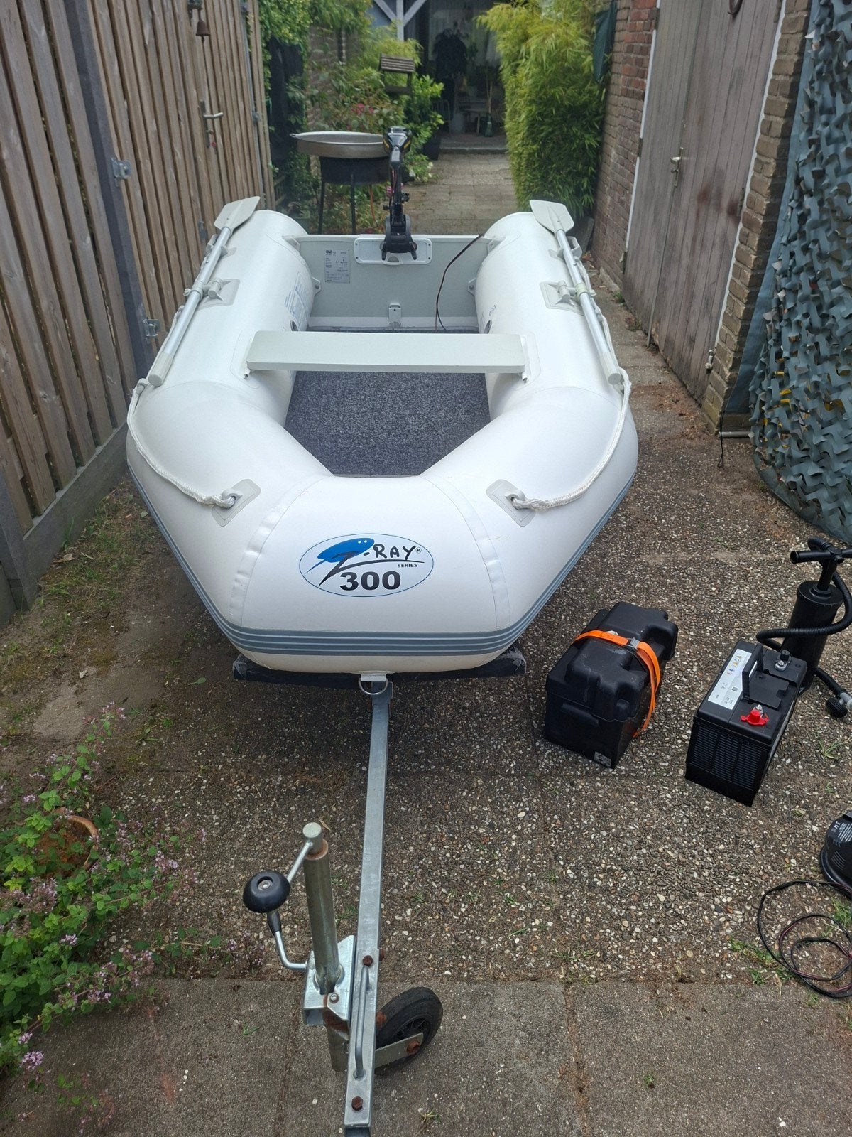 X-RAY 300 Opblaasboot met elektrische buitenboordmotor, Watersport en Boten, Gebruikt, Elektrisch, Overige materialen, Ophalen