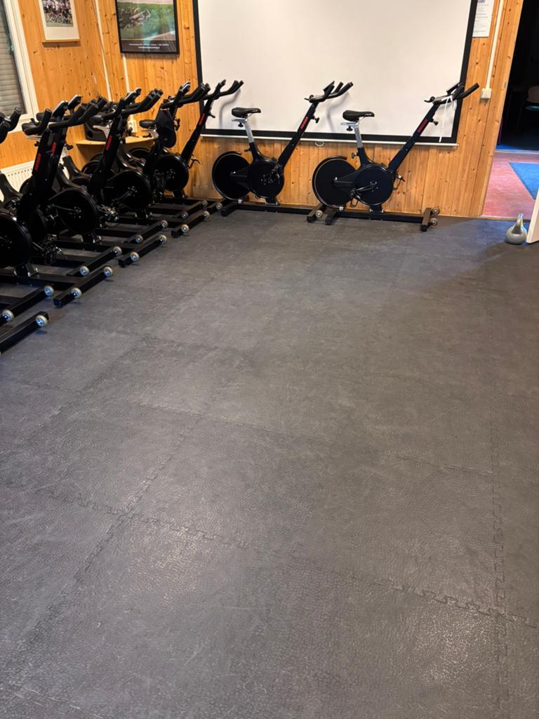 Fitnessvloer tegels, 60x60cm, totaal 37m2, Ophalen, Gebruikt, Overige typen