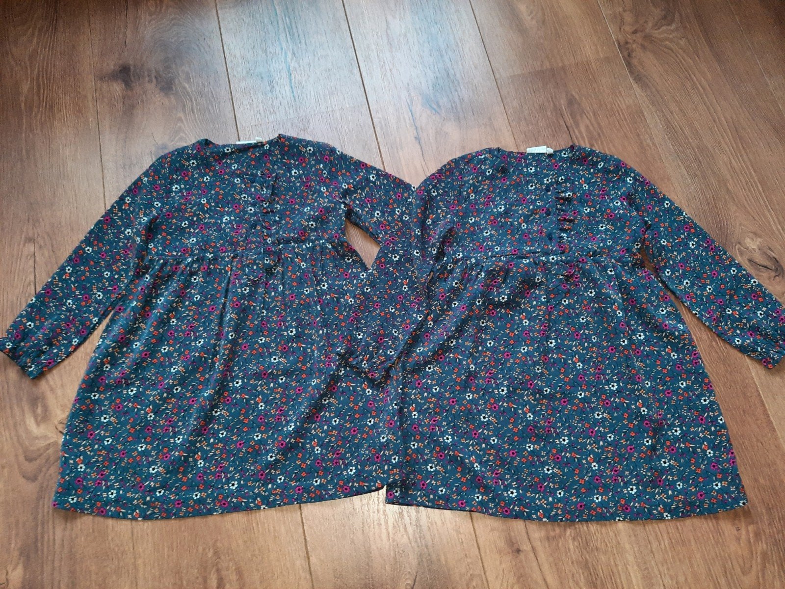 Tweeling meisjes lente jurkjes maat 122 van mini Rebels., Ophalen of Verzenden, Zo goed als nieuw, Kleding