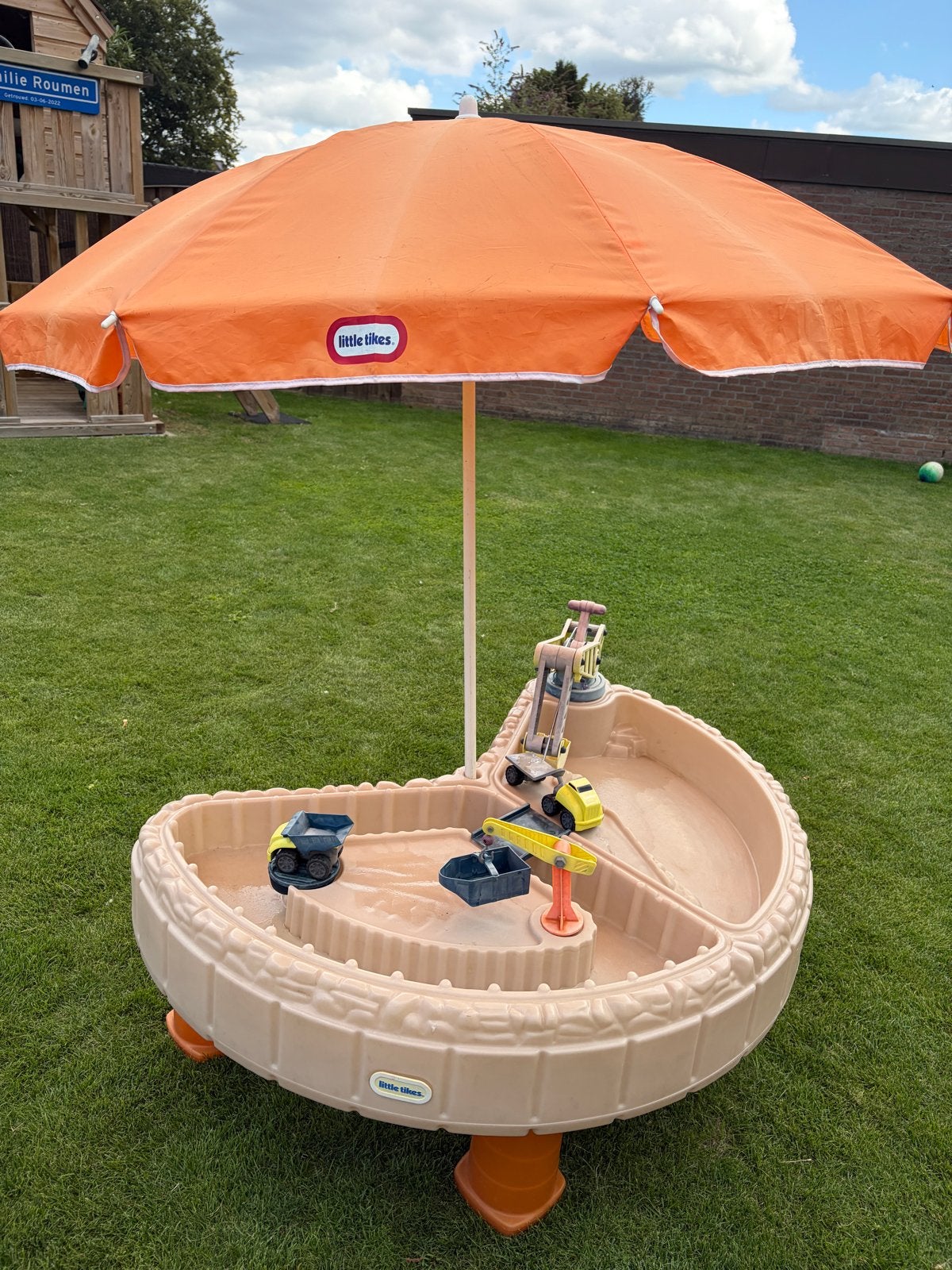 Little Tikes Zand- en Watertafel met Parasol, Ophalen, Gebruikt