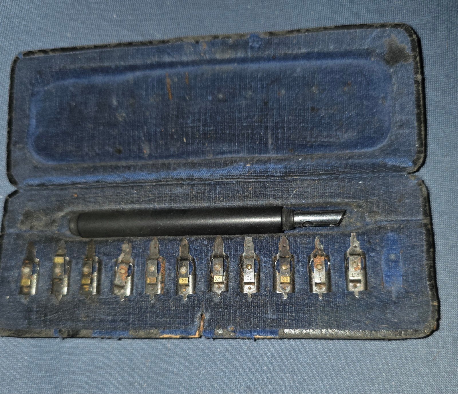 caligrafie pennen in koker., Ophalen of Verzenden, Gebruikt, Met koffer of doosje