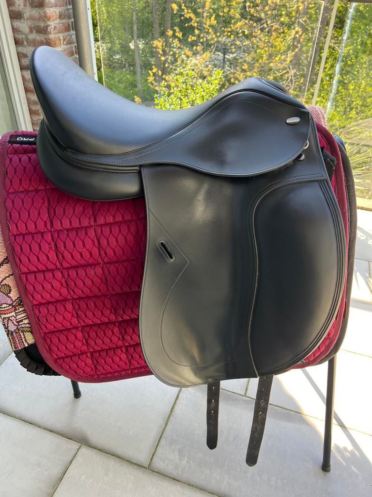 Tekna kunststof dressuurzadel 17 inch, Ophalen of Verzenden, Dressuur