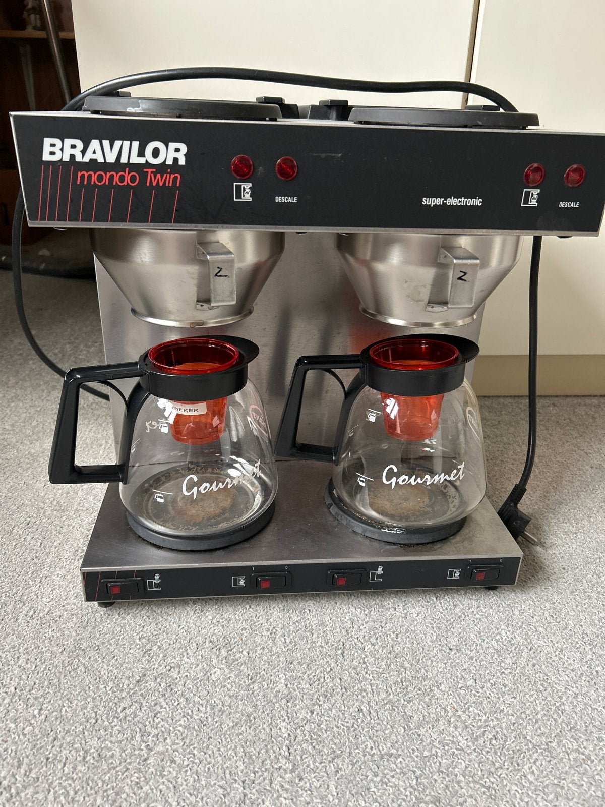 Bravilor Mondo Twin Koffiemachine - Super-Electronic, Witgoed en Apparatuur, Ophalen, Gebruikt, 10 kopjes of meer, Koffiemachine