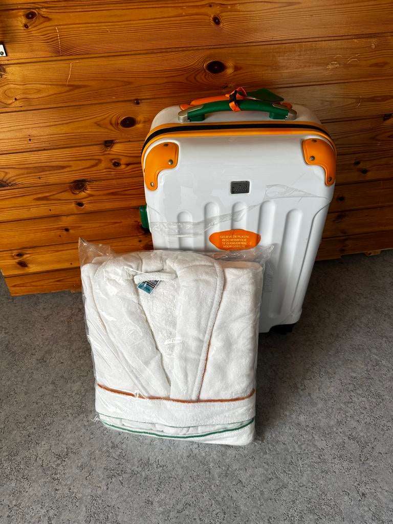 Postcodeloterij koffer met badjas - Nieuw, Ophalen, 50 tot 60 cm, Hard kunststof, Nieuw