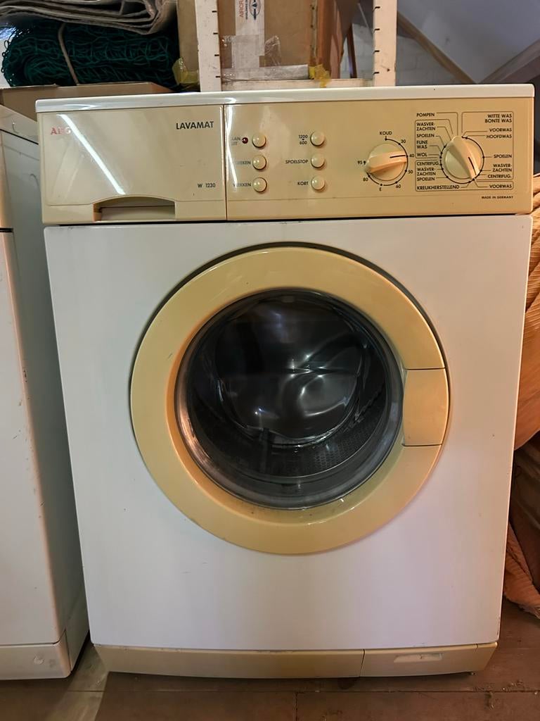 2 wasmachines voor onderdelen: Bosch WFK 2870, AEG Lavamat, Ophalen, Voorlader, Niet werkend, 85 tot 90 cm