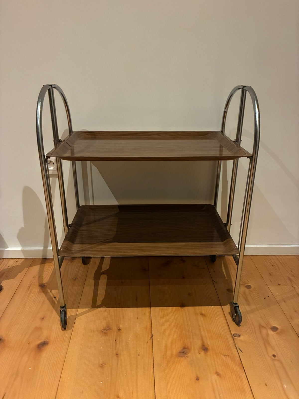 Vintage inklapbare serveertrolley model Dinett; bremshey&co, Ophalen of Verzenden, Zo goed als nieuw
