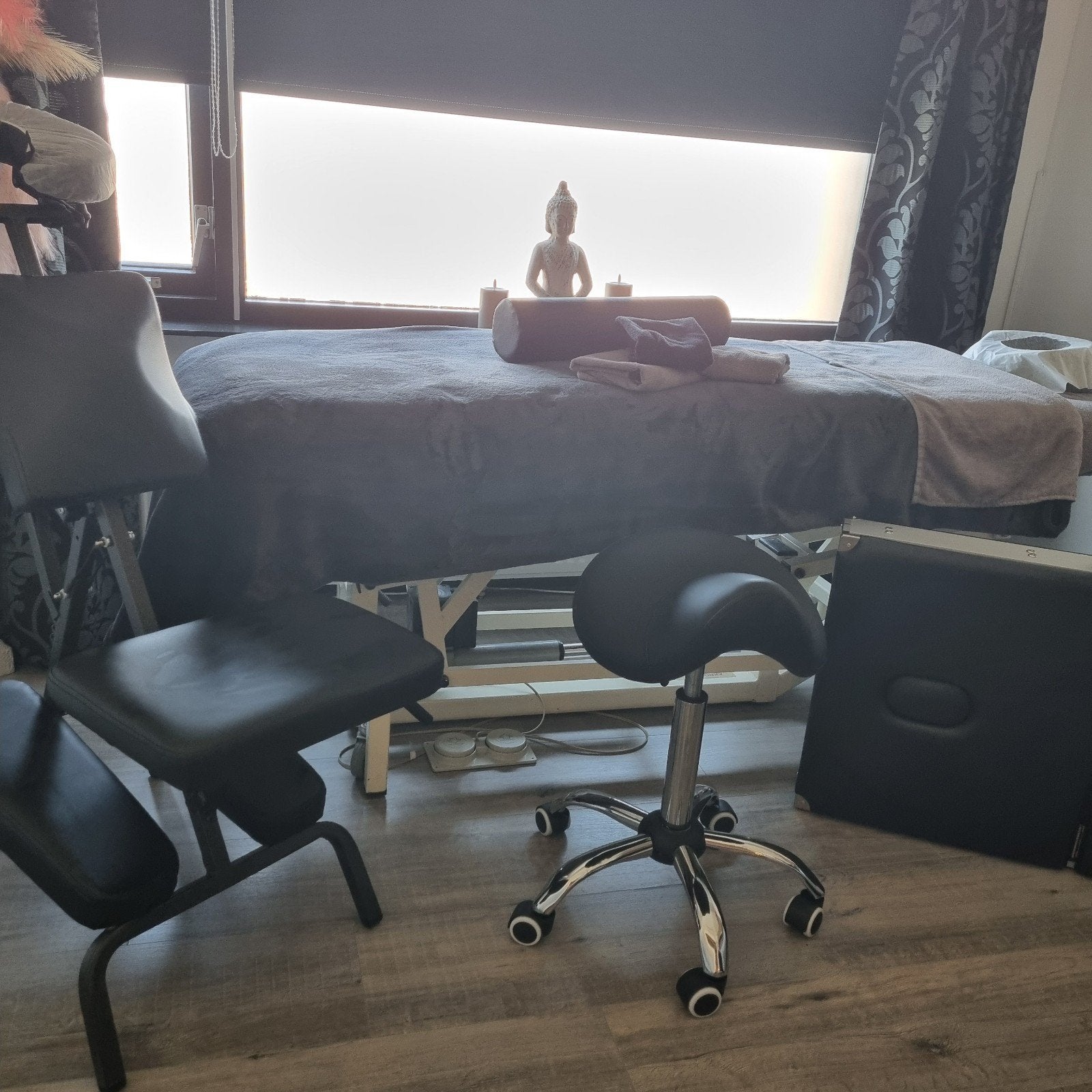 massagesalon inrichting te koop, Ophalen, Zo goed als nieuw