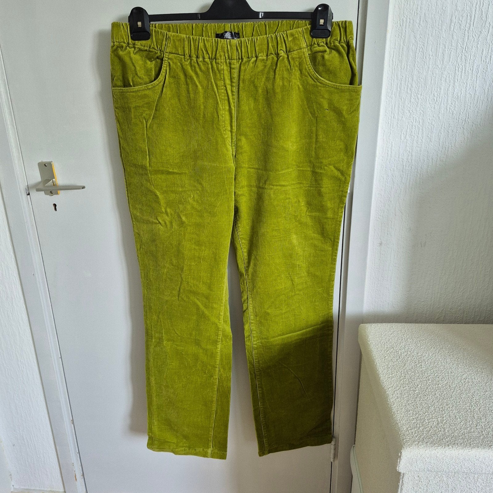 Groene BONPRIX dames broek maat 48, Kleding | Dames, Broeken en Pantalons, Maat 46/48 (XL) of groter, Ophalen of Verzenden, BONPRIX
