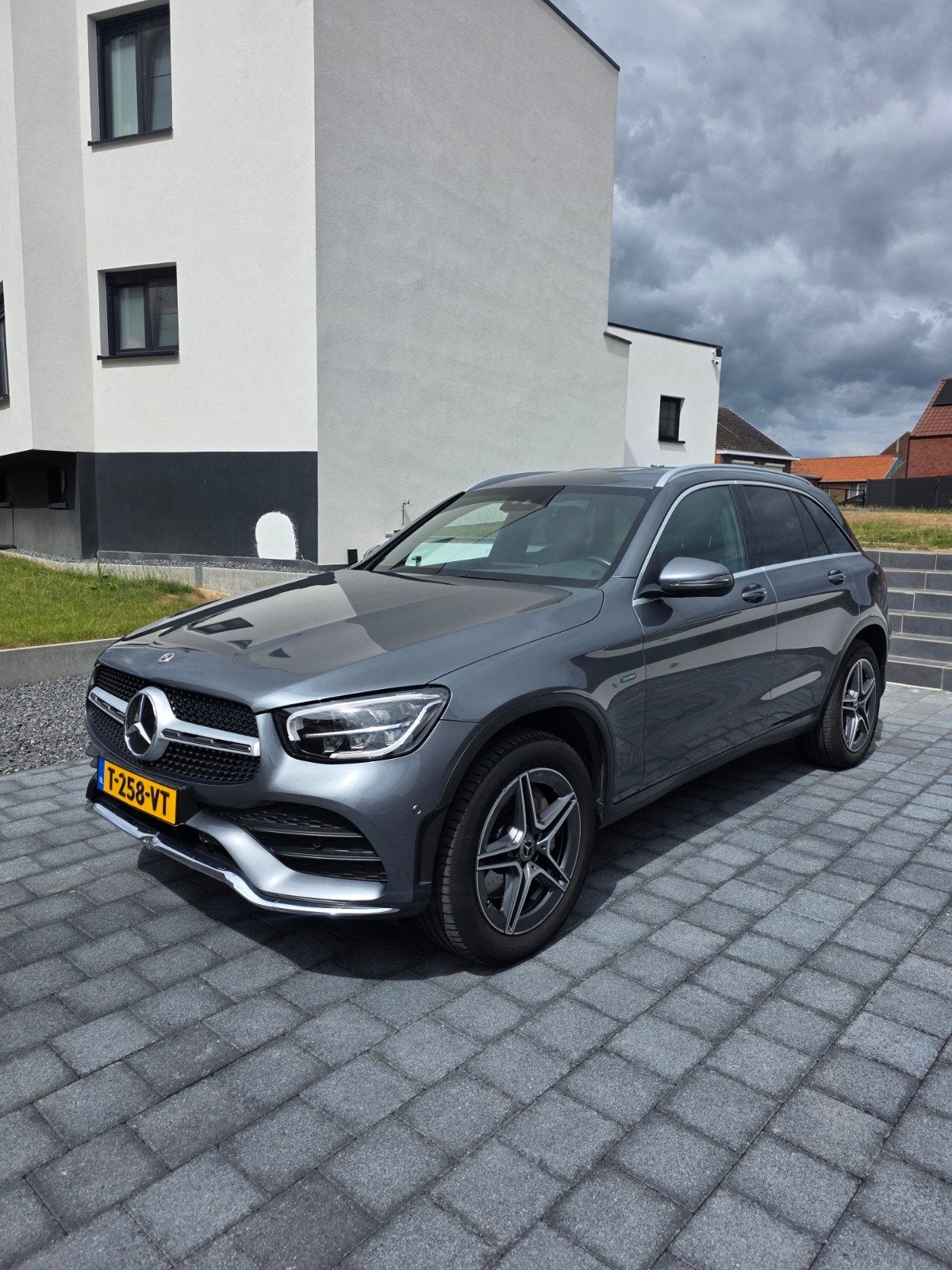 Mercedes-Benz GLC 300e 320pk 4MATIC 9G-TRONIC 2020 Grijs, Auto's, Automaat, USB, 4 cilinders, 2000 kg
