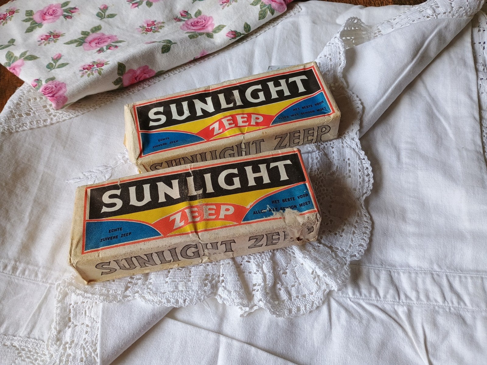 2 oude stukken Sunlight zeep, Ophalen of Verzenden