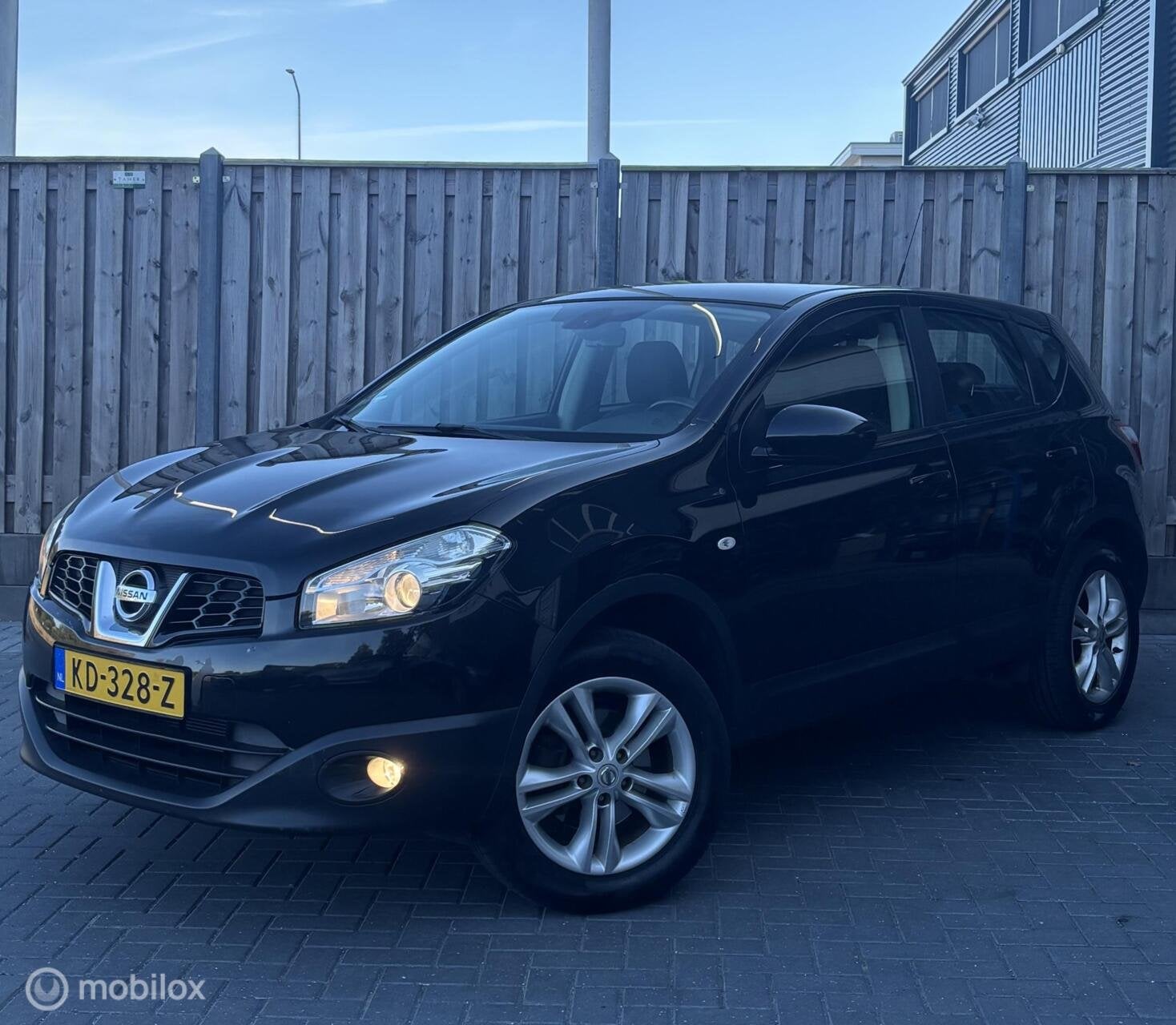 Nissan Qashqai 1.6 Acenta/CRUISE/CAMERA/NW APK/ONDERHOUD., Voorwielaandrijving, Gebruikt, Zwart, 4 cilinders