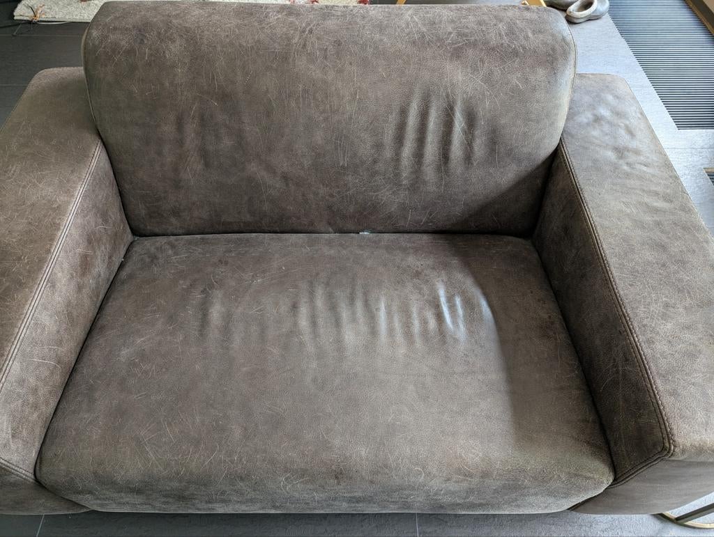 Gratis af te halen: Klein leren bankje en hocker, Ophalen, Gebruikt, 125 cm of meer, Leer