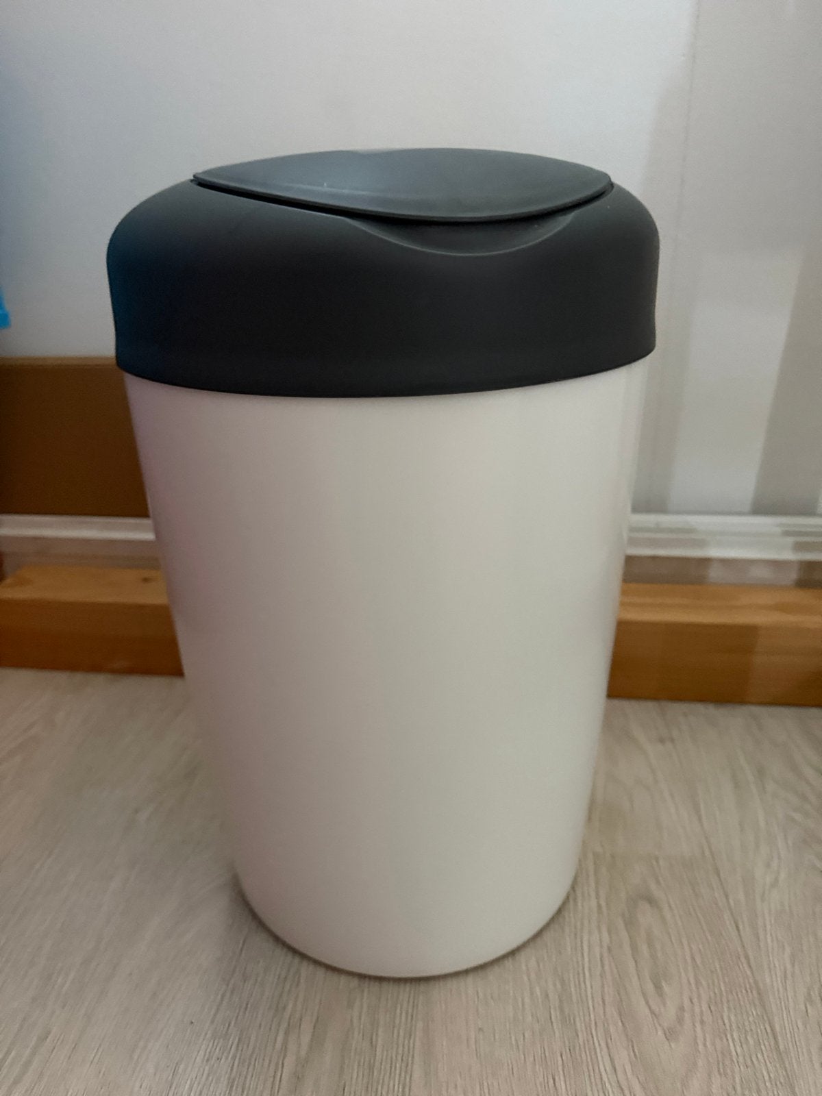 Tommee Tippee Luieremmer simplee sangenic- Wit/Grijs, Ophalen, Gebruikt