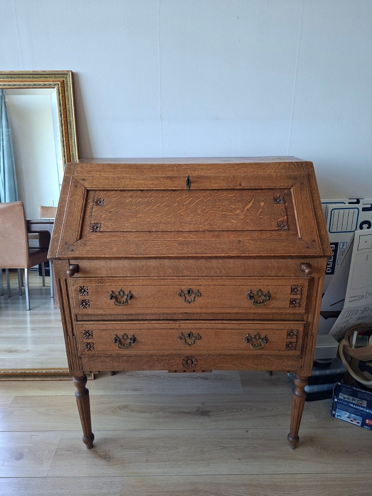 secretaire, Ophalen