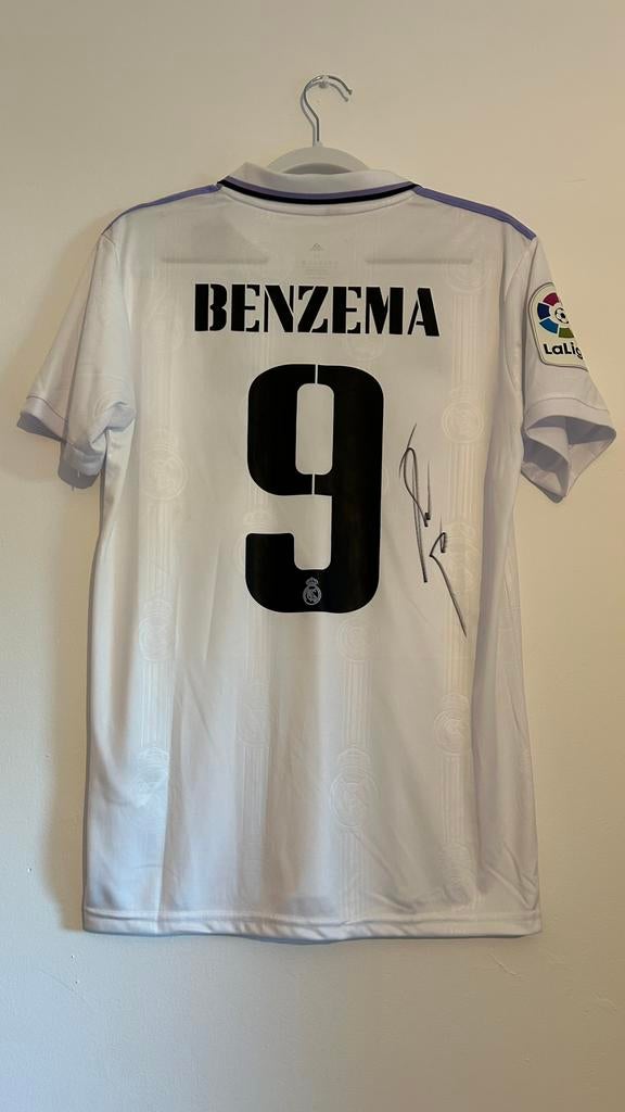 Gesingeerd Real madrid shirt door Karim Benzema +videobewijs, Verzamelen, Sportartikelen en Voetbal, Ophalen of Verzenden, Zo goed als nieuw