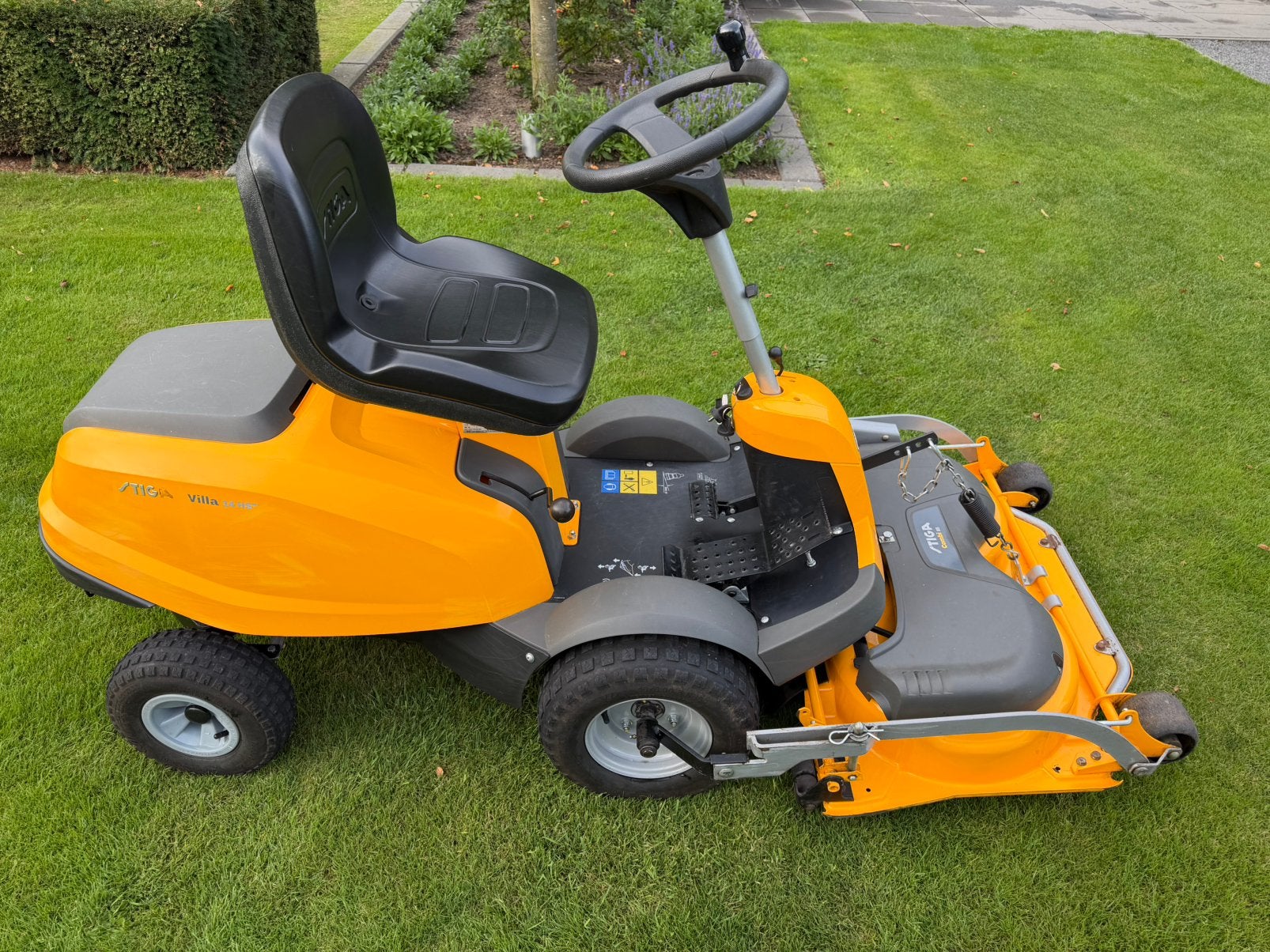 STIGA VILLA 14 HST/ 85 CM COMBI MAAIDEK ZITMAAIER, Cirkelmaaier, Gebruikt, Ophalen of Verzenden, Benzine-grasmaaier