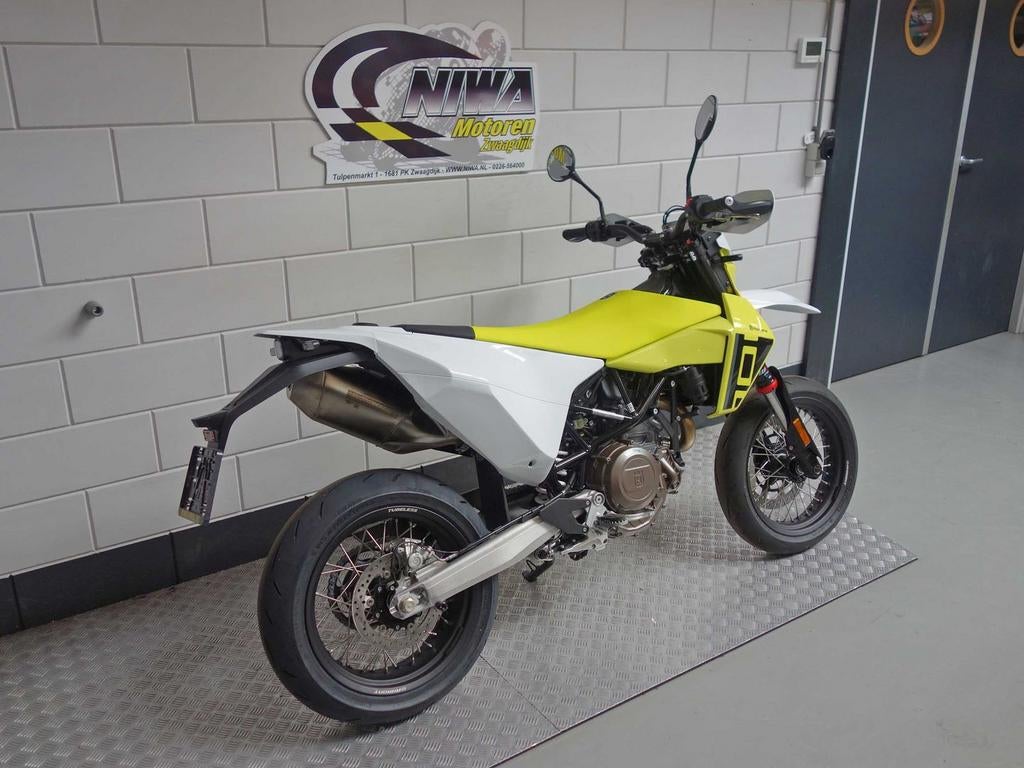 HUSQVARNA 701 SUPERMOTO, 693 cc, Motorrijbewijs A, Bedrijf, Onbekend
