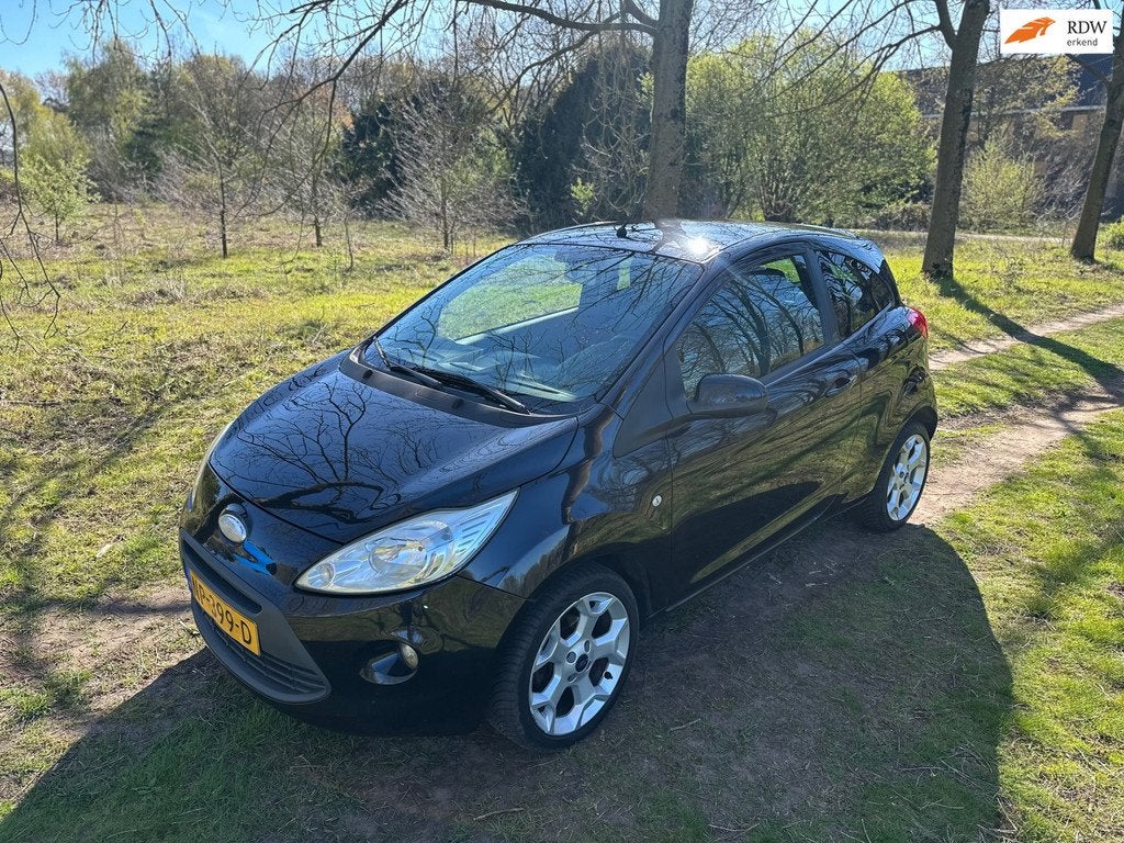 Ford Ka 1.2 Titanium APK 05-05-2027, Auto's, Ford, Bedrijf, Te koop, Ka, ABS, Airbags, Airconditioning, Boordcomputer, Centrale vergrendeling