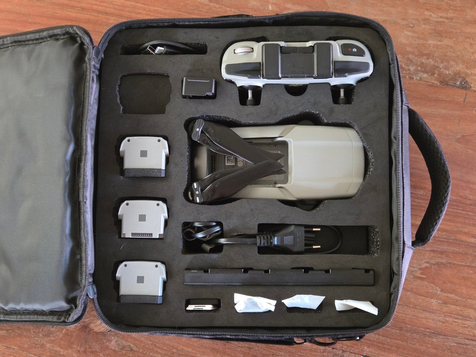 Fly More Combo DJI Mavic Air 2 Drone, Cameradrone, 15 tot 30 minuten, Zo goed als nieuw, DJI