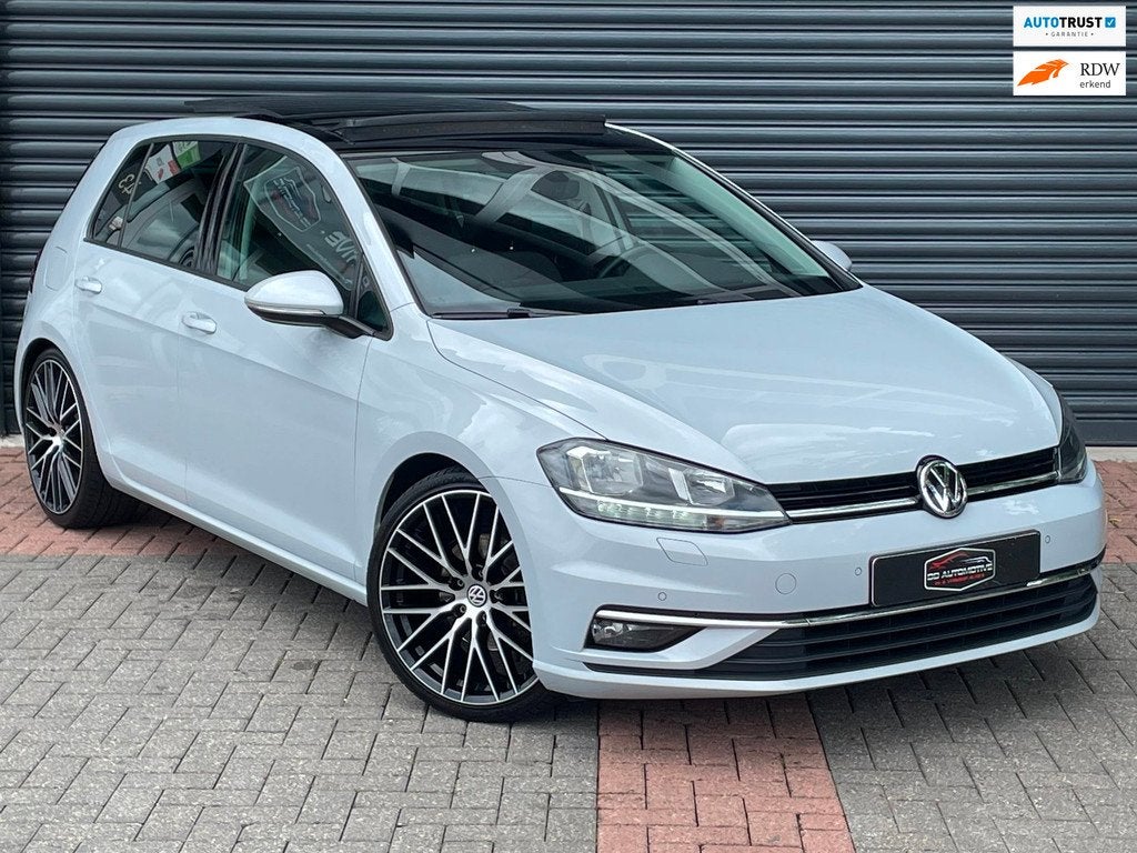 Volkswagen GOLF 1.4 TSI Highline Business R Automaat | Pano, Auto's, Stof, Gebruikt, Euro 6, 4 cilinders