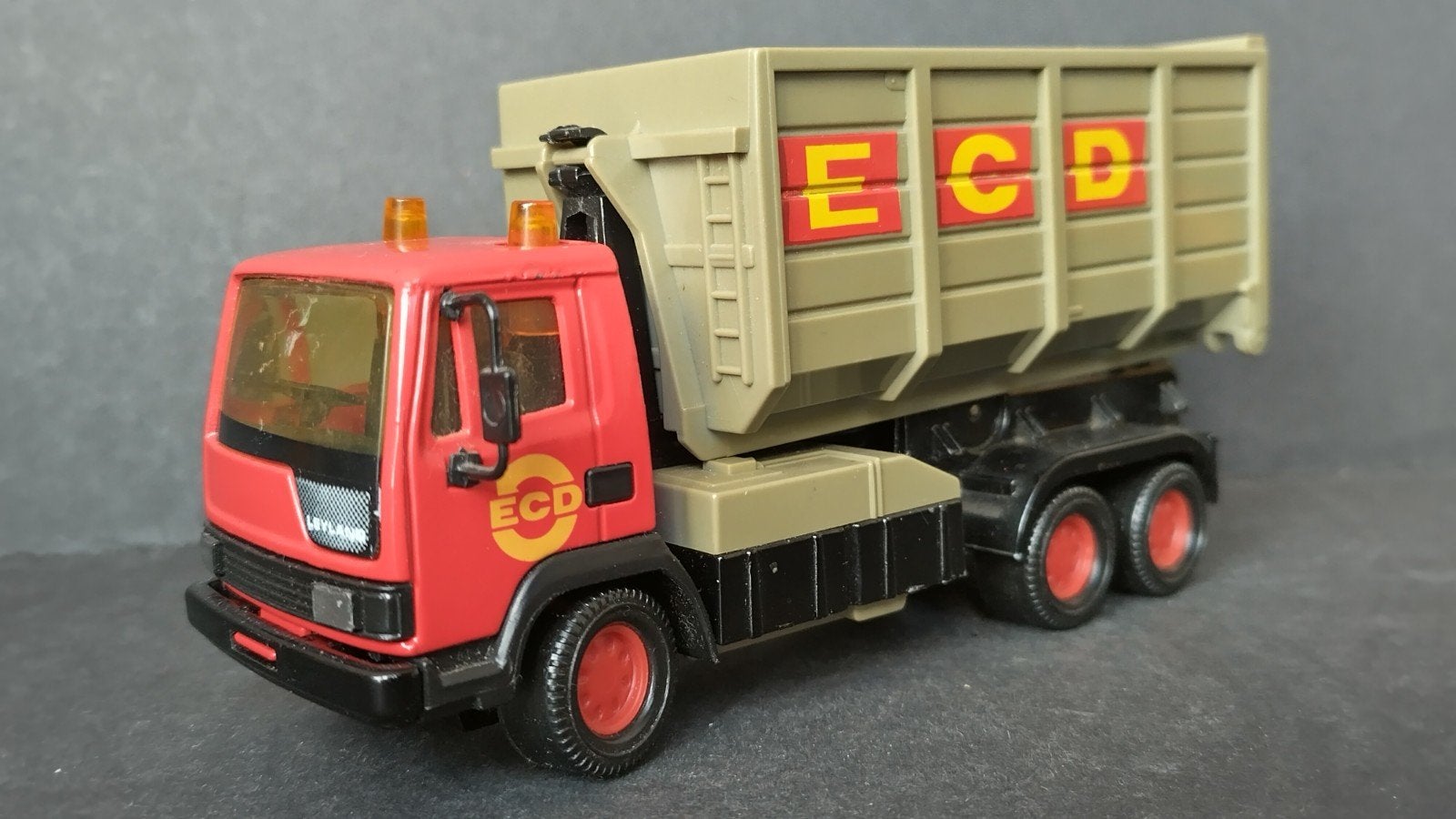 Leyland Daf Afzetcontainer 1:50 Matchbox Pol, ., Zo goed als nieuw, Bus of Vrachtwagen, Matchbox