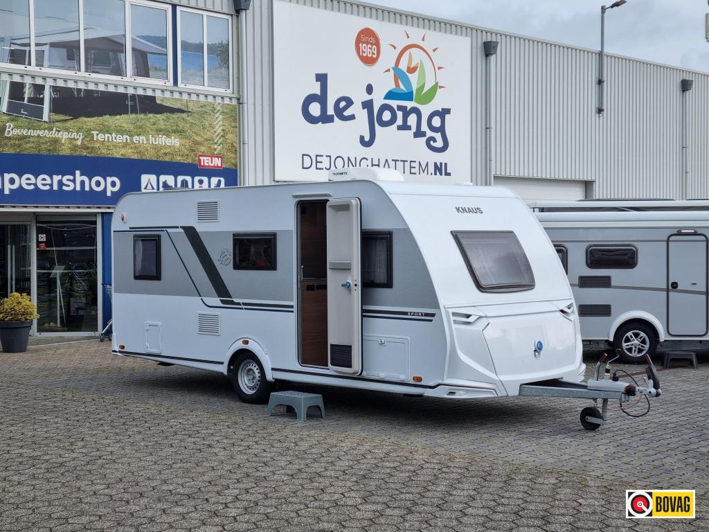 Knaus Sport 500 KD - Stapelbed - Airco, Caravans en Kamperen, Schokbreker, Bedrijf, Treinzit, 5 tot 6 meter