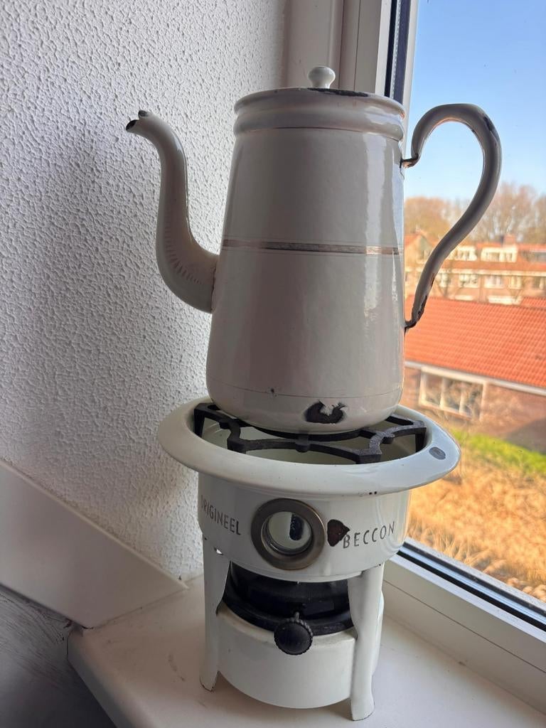 Vintage beccon petroleumstel met emaile koffiepot, Ophalen