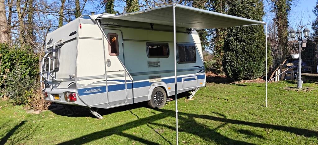 Fendt Saphir 450 Q 2005 - caravan met mover & luifel, Caravans en Kamperen, Caravans, Standaardzit, Dwarsbed, Particulier, Luifel