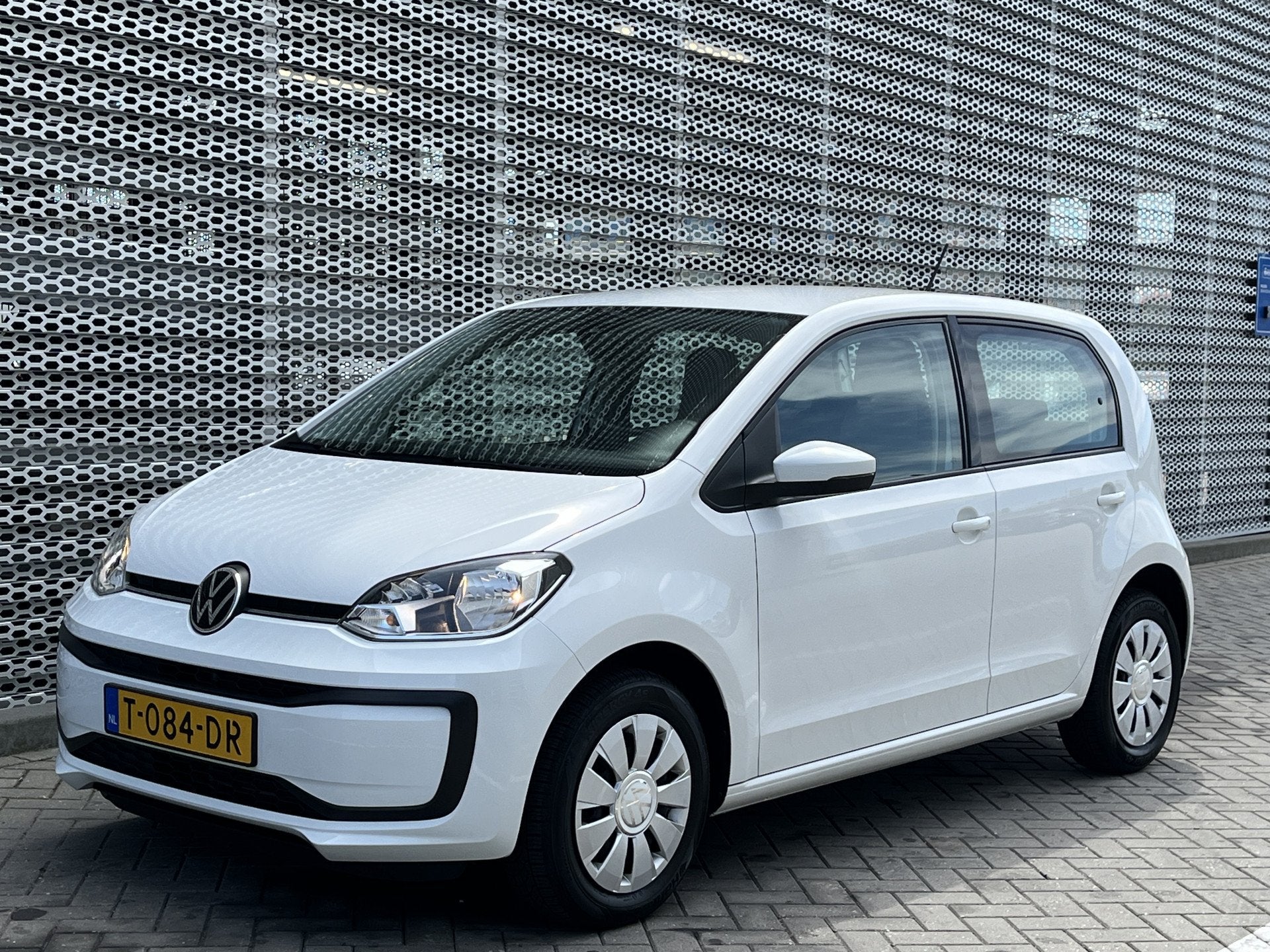 Volkswagen up! 1.0 / Airco / DAB / P4, Voorwielaandrijving, 12 maanden, Stof, Gebruikt