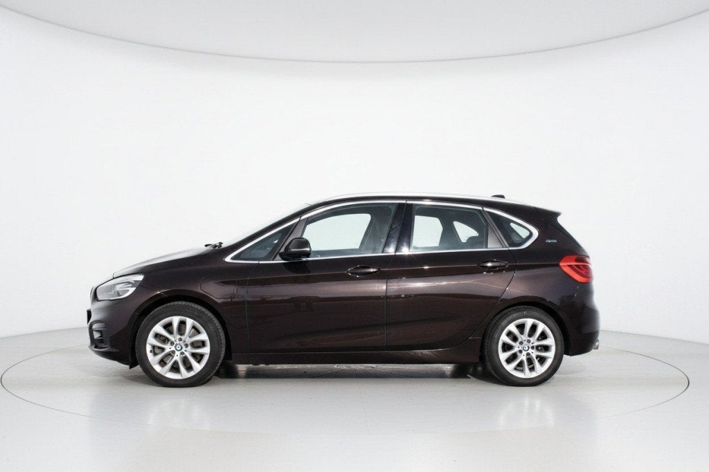 Bmw 2-SERIE 225XE CENT.HIGH EX. Xenon, Navi, Leder, Cruise,, Auto's, Automaat, 136 pk, Gebruikt, Bruin