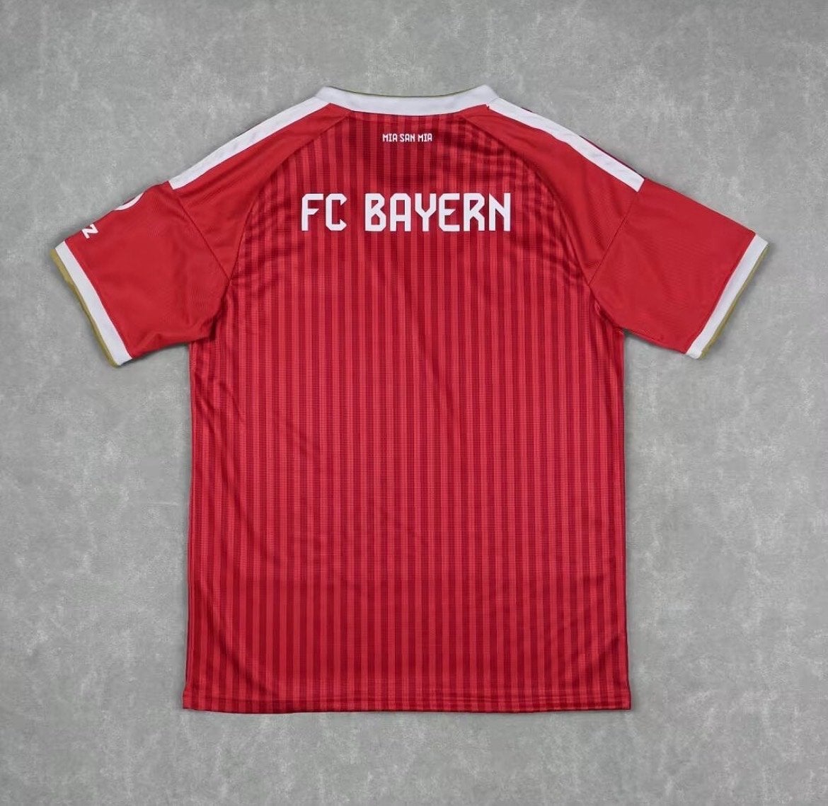 FC Bayern Thuisshirt Maat M - Zeer Goede Kwaliteit, Ophalen of Verzenden, Zo goed als nieuw, Maat 48/50 (M), Rood