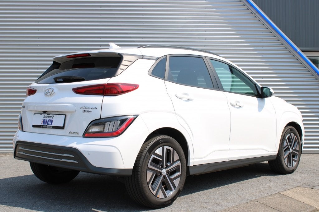 Hyundai KONA EV Fashion 39 kWh | Stoel -/ Stuurwielverwarmin, Auto's, Gebruikt, Zwart, SUV of Terreinwagen, 255 min
