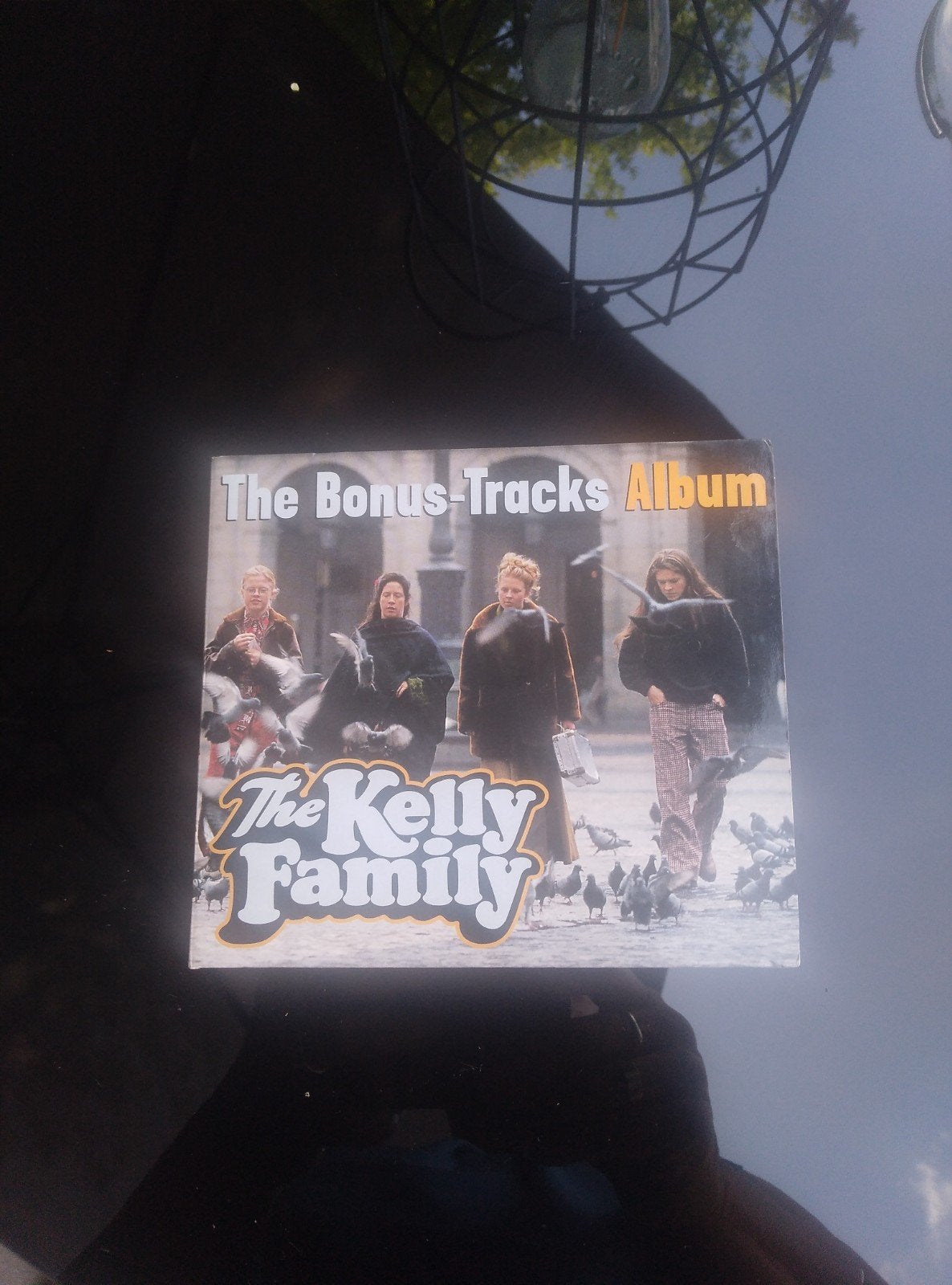 Cd the bonus tracks album van the kelly family, Ophalen of Verzenden, Zo goed als nieuw