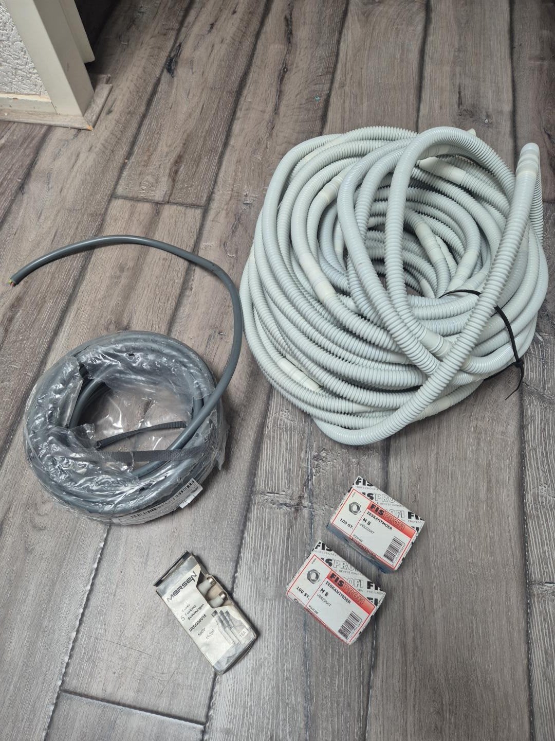 Partij elektra- en installatiemateriaal, Doe-het-zelf en Verbouw, Elektra en Kabels, Ophalen, Zo goed als nieuw, Kabel of Snoer