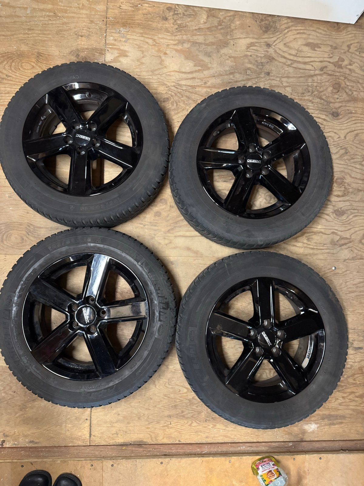 Winterbanden op zwarte velgen 185/60R15 5x100 ET38, Ophalen, Gebruikt, 15 inch, Banden en Velgen