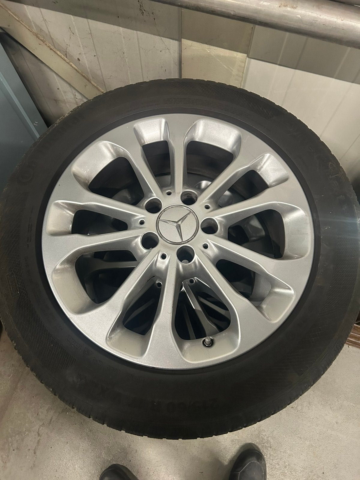 17 inch mercedes velgen met winterbanden, Ophalen, Velg(en), 17 inch, Winterbanden