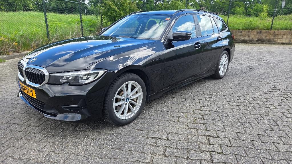 BMW 3-Serie 330e 292pk Aut 2020 Zwart Vol leder, compleet, Auto's, BMW, 1998 cc, Achterwielaandrijving, Zwart, 4 cilinders