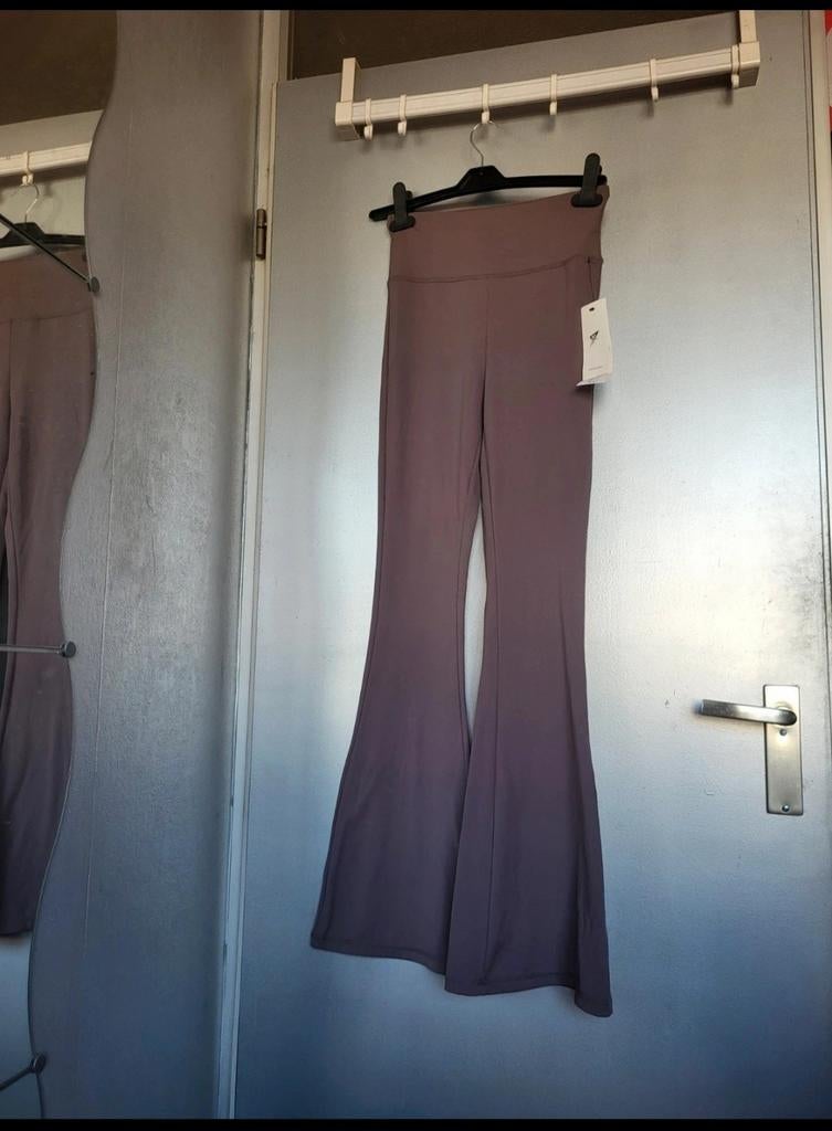 Paarse sportlegging van Primark, nieuw met prijskaartje, Primark, Paars, Nieuw, Ophalen of Verzenden