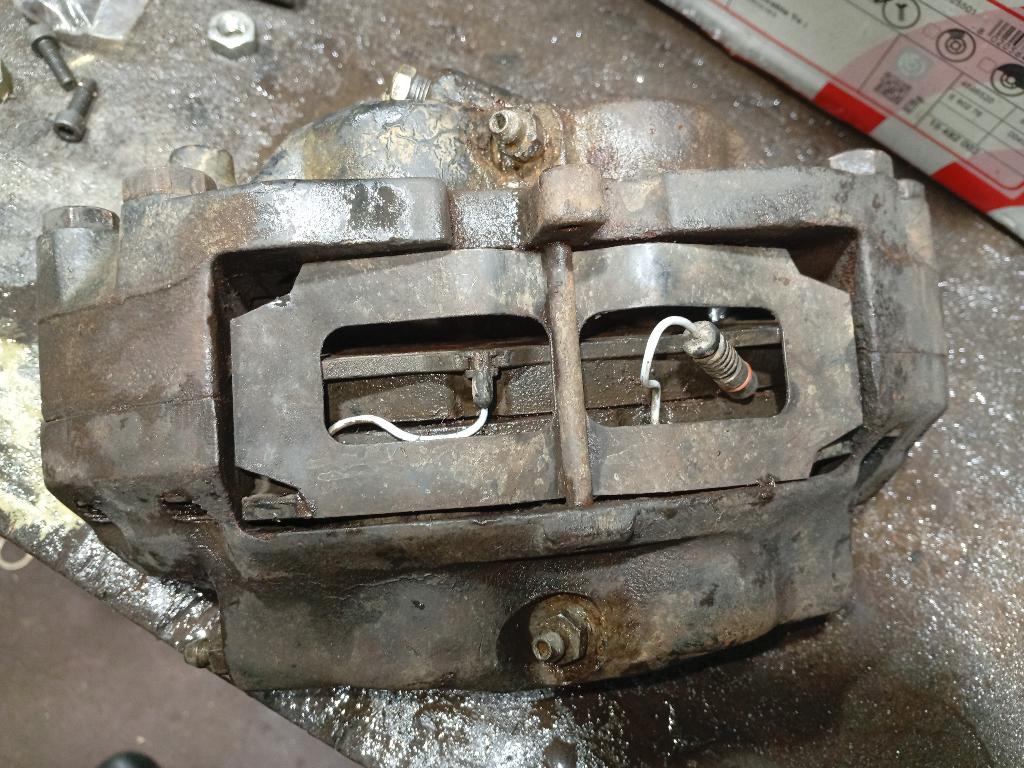 MERCEDES G-klasse W460 of W461 remklauwen NOS, Verzenden, Nieuw, Mercedes-Benz