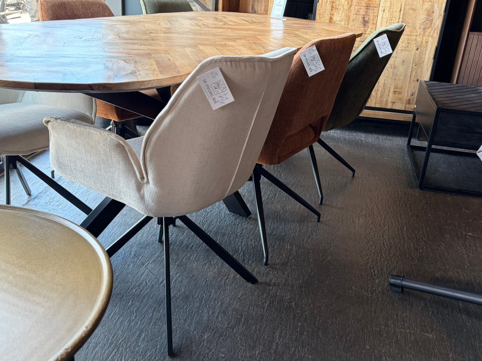 Zes showmodel eetkamerstoelen in Wit, Koper & groen linnen, Ophalen, Overige kleuren, Eetkamerstoelen stoelen stoel green red beige offwhite stoel
