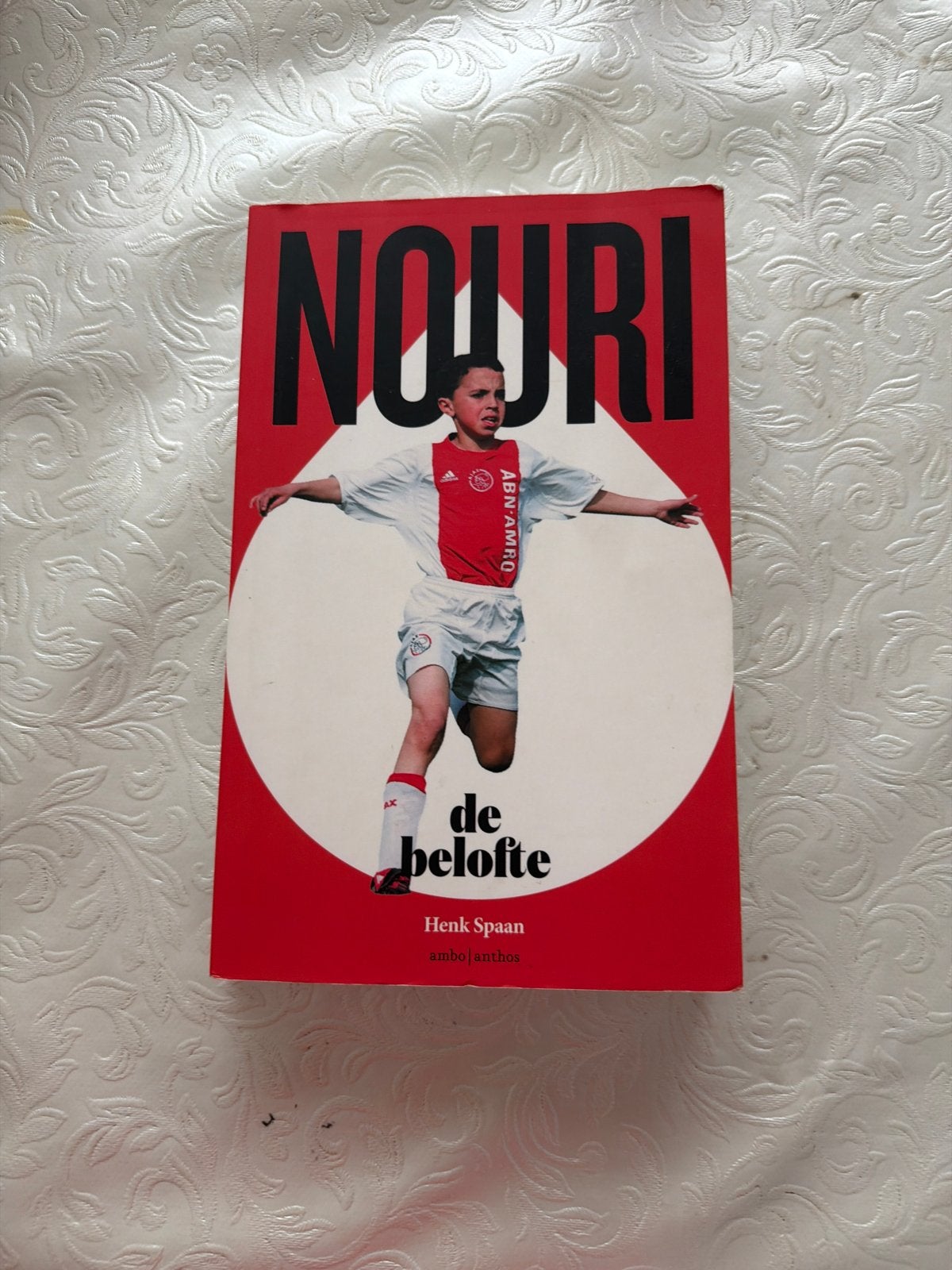 Nouri: De belofte - Het verhaal van Abdelhak Nouri, Ophalen of Verzenden, Zo goed als nieuw, Balsport