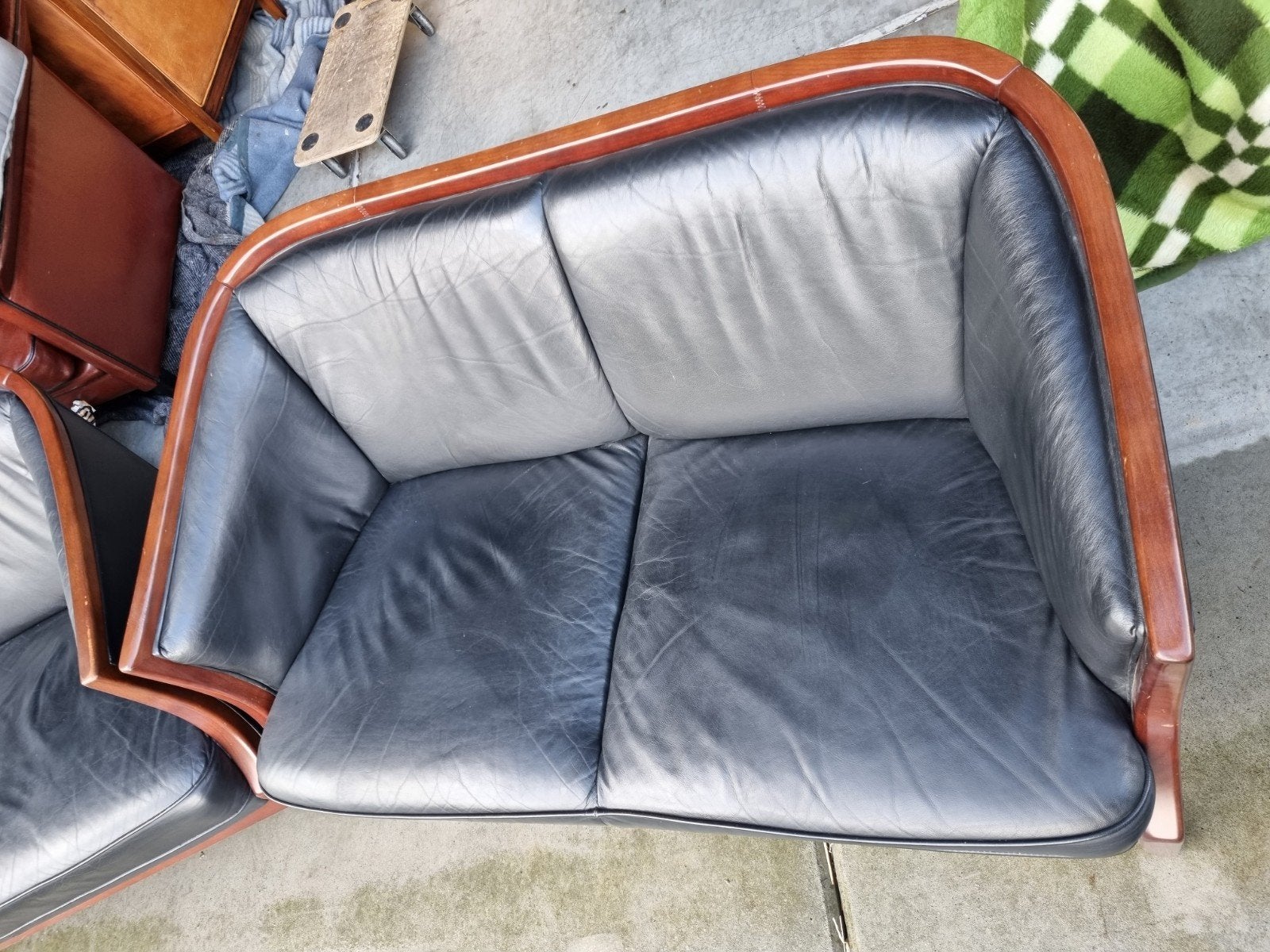 2x klassieke bank leer + hout + BEZORGING GRATIS, Huis en Inrichting, Banken | Bankstellen, Gebruikt, ., Klassiek, 75 tot 100 cm