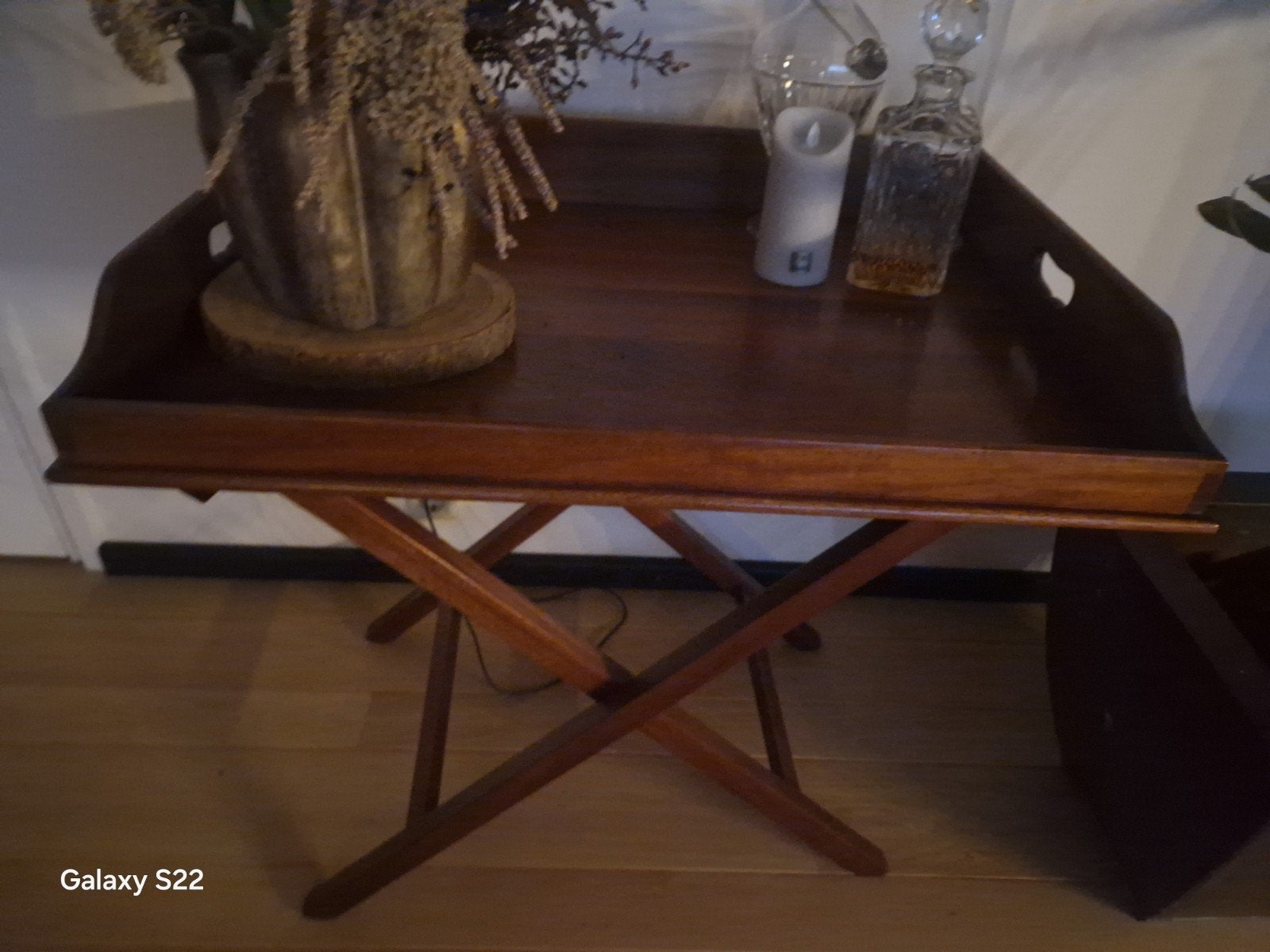 Vintage houten buttle tray met inklapbaar onderstel, Ophalen of Verzenden, Rechthoekig, 75 cm of meer, 60 cm of meer
