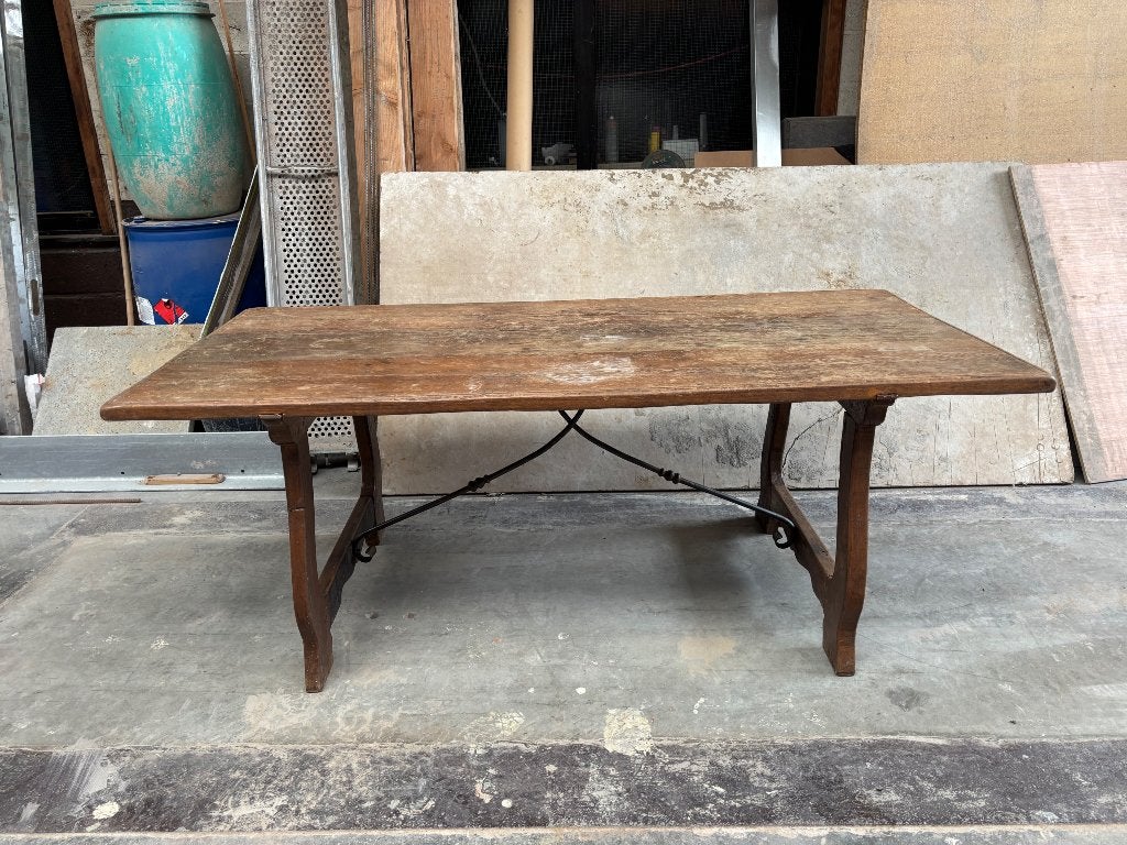 Antieke Spaanse tafel, Ophalen